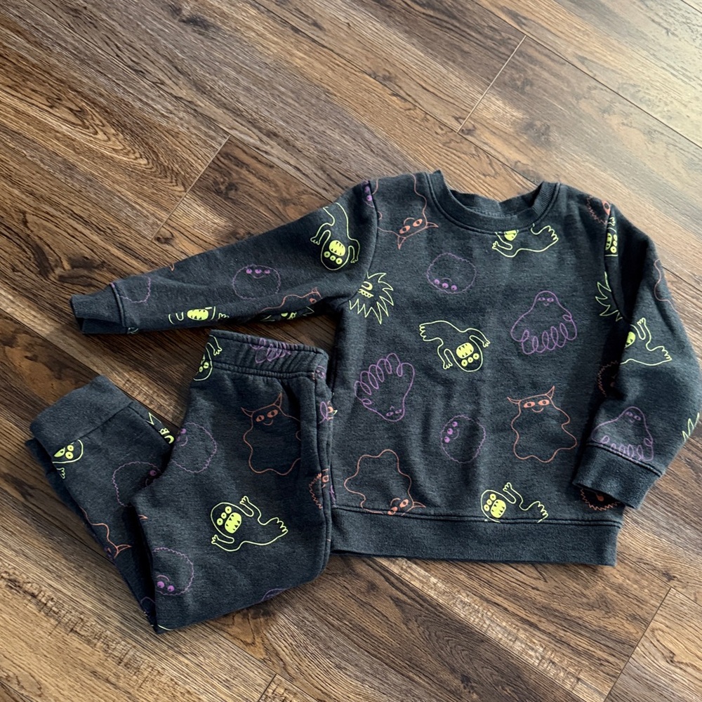 Cat & Jack Charcoal Graphic Sweatshirt and Pants Set. Halloween set.